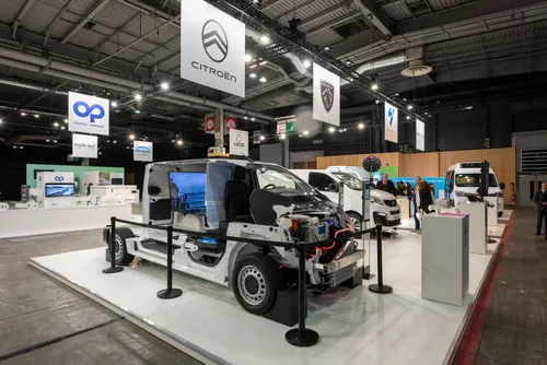 citroenhydrogenfuelcellvan_02-634d77da49aa7_634d79885d486