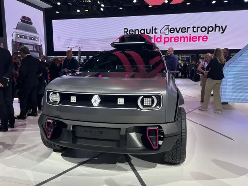 Reanult 4 thropy front