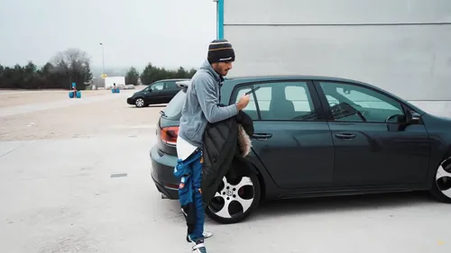 carlos sainz golf gti