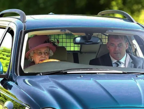 asta la Jaguar X-Type 3.0 Wagon usata da Elisabetta II