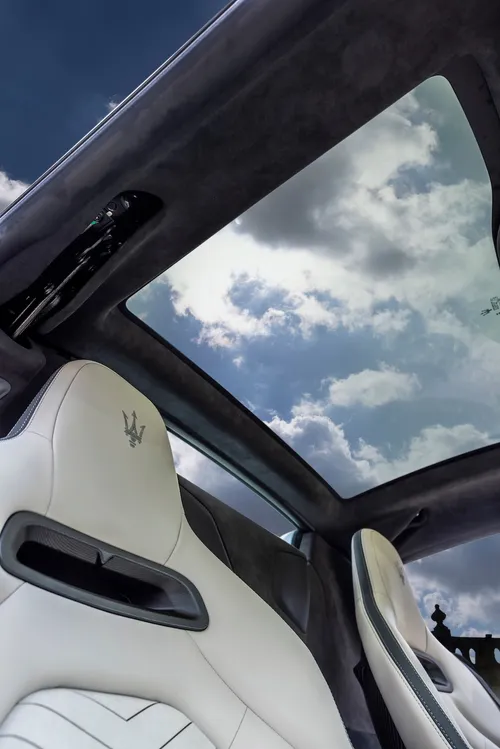 maserati mc20 cielo 32