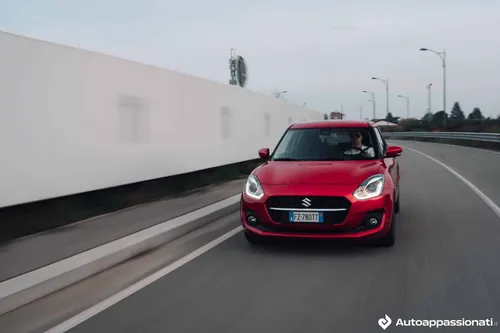 Suzuki Swift Hybrid 2022 dinamica frontale
