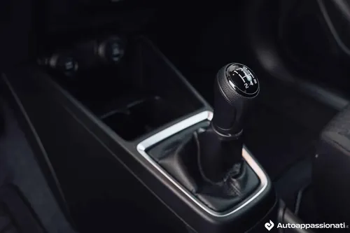 Suzuki Swift Hybrid 2022 cambio manuale