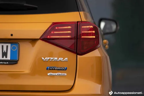 suzuki vitara hybrid 2022 08