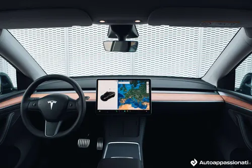 tesla model y performance 17