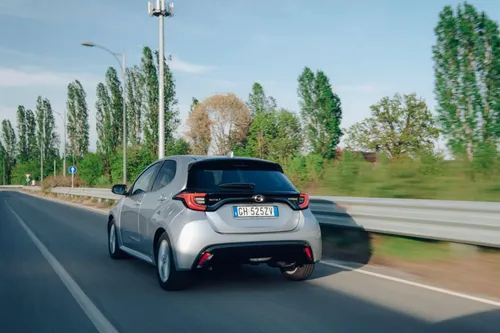 guida auto ibride 26