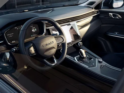 Lynk &amp; Co 01 interni completi