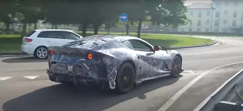 Ferrari 812 camuffata Modena