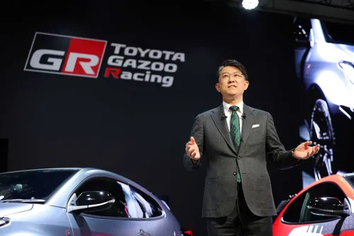 koji sato sostituito akio toyoda
