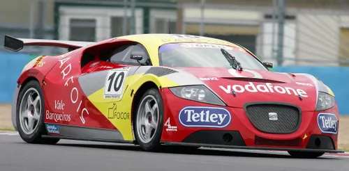 seat cupra gt in pista