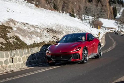 ferrari purosangue prova su strada