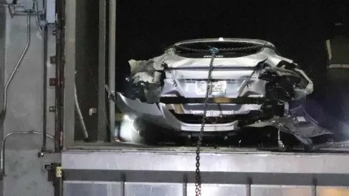 Ferrari roma ascensore danno