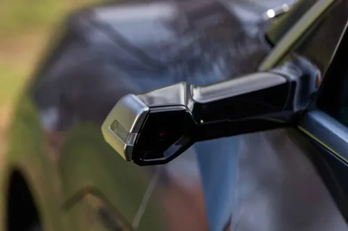 Audi Q8 e-tron specchietti virtuali