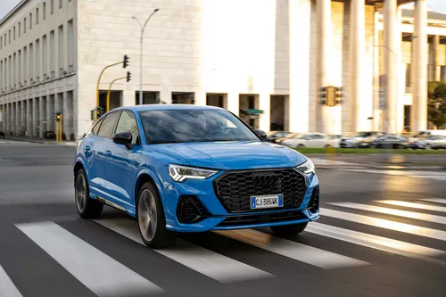 Audi Q3 Identity Black