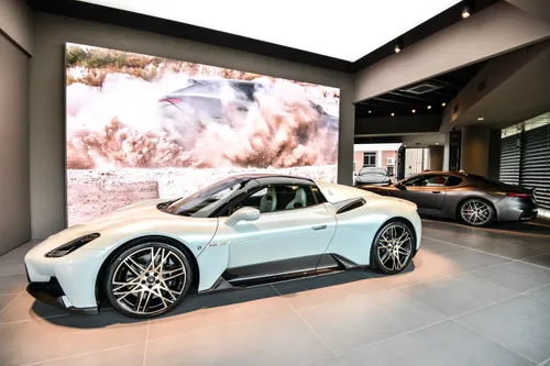 Maserati_Nuovo Concept Store_Torino_MC20 Cielo