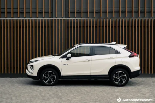 mitsubishi eclipse cross phev 15