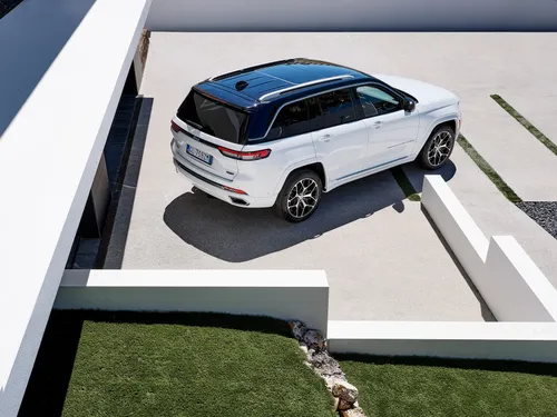 Jeep Grand Cherokee 4xe bright white