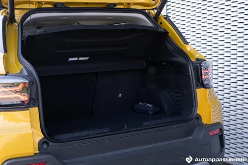 bagagliaio jeep avenger summit