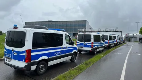 Sparatoria Mercedes polizia sindelfingen