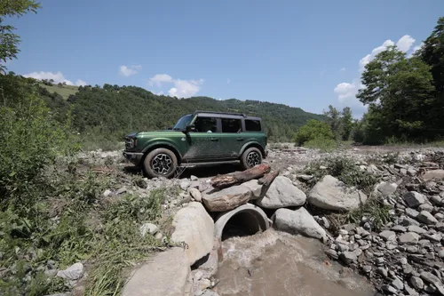 Ford Bronco Outer Banks fuoristrada