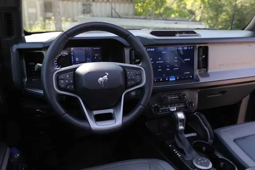 Ford Bronco Outer Banks interni