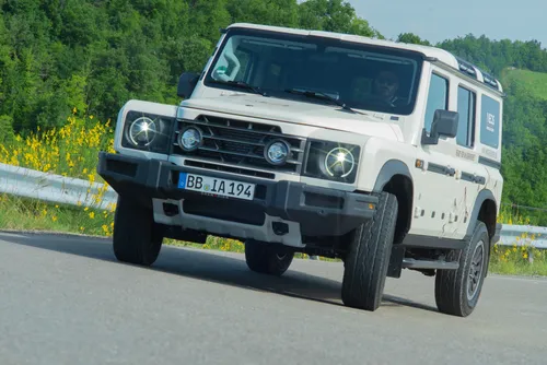 ineos grenadier su strada frontale 34