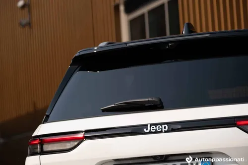 grand cherokee 4xe prezzo