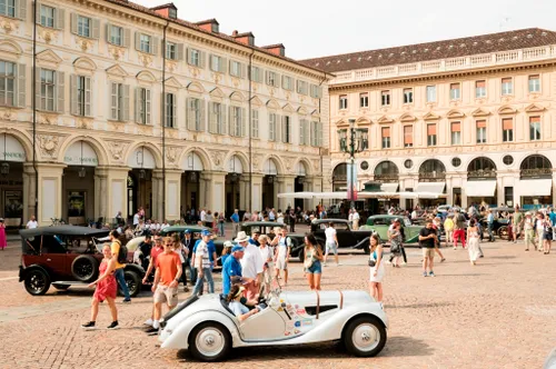 mauto90 raduno di vetture in piazza san carlo