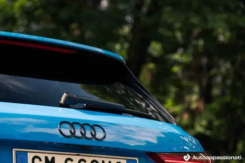 prezzo audi q3 identity black