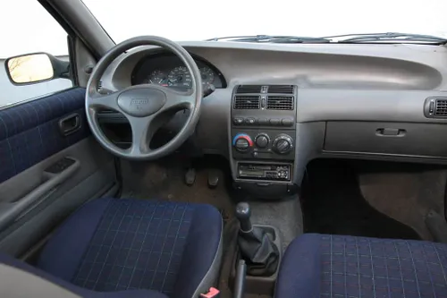fiat punto 176 interni