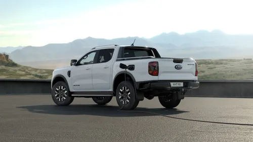 Ford-Ranger-Plug-In-Hybrid-presa-di-ricarica