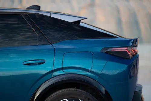 peugeot e3008 cotytestdrive 2311tc046