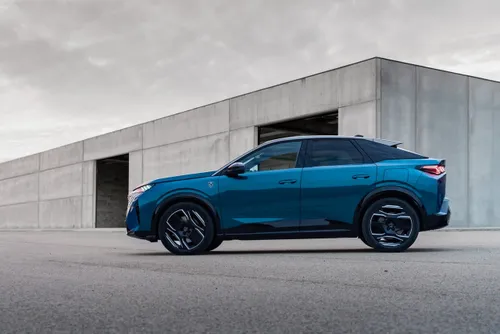 peugeot e3008 cotytestdrive 2311tc063