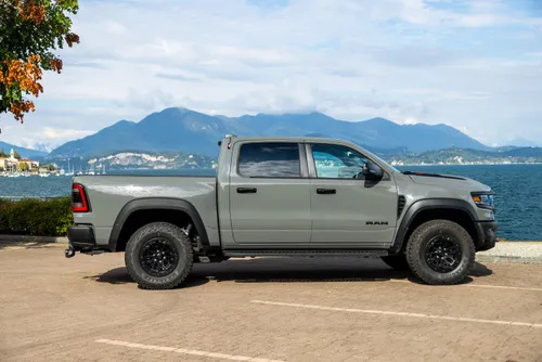 ram 1500 trx lunar laterale