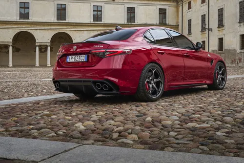Alfa Romeo Giulia Quadrifoglio 2023