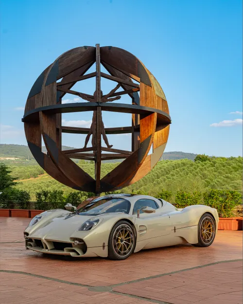 Pagani Utopia