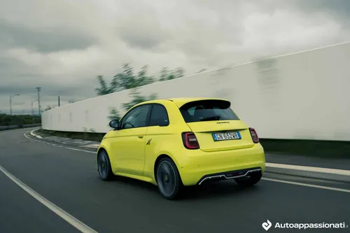 abarth 500e 06