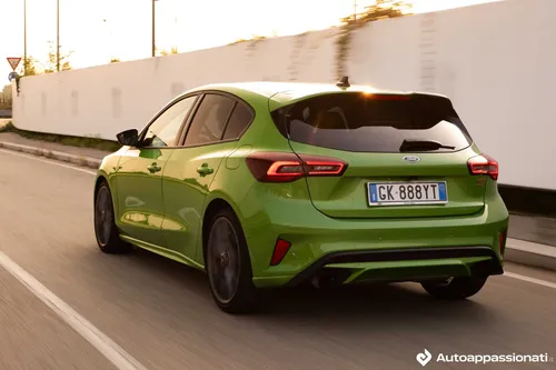 ford focus st 2023 01