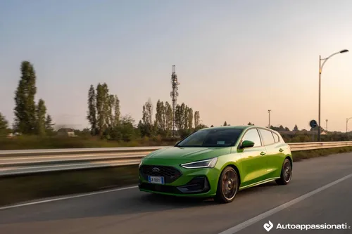 ford focus st 2023 04