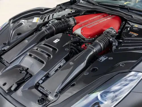 motore ferrari 812 competizoine asta