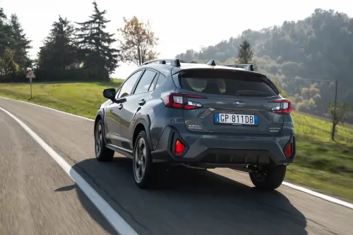 Subaru Crosstrek 11 guida posteriore su strada