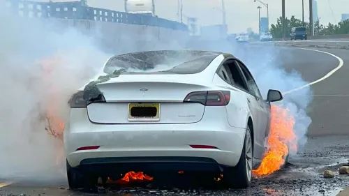 tesla model 3 a fuoco