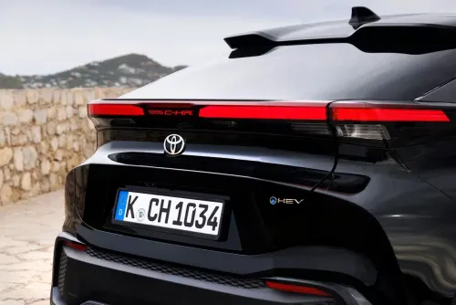 dettaglio luci posteriori toyota c-hr