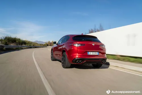 alfa romeo stelvio quadrifoglio 2024 31