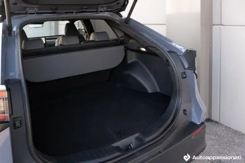 bagagliaio subaru solterra