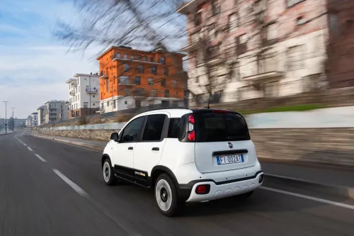 FIAT Pandina dinamica posteriore accelerazione potenza velocità consumi