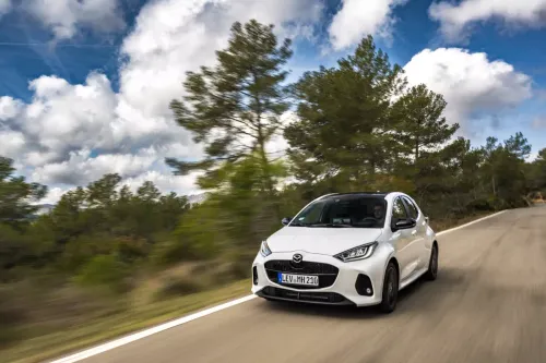 mazda2 hybrid prova in anteprima