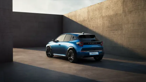 Lancia Ypsilon Ibrida 2024