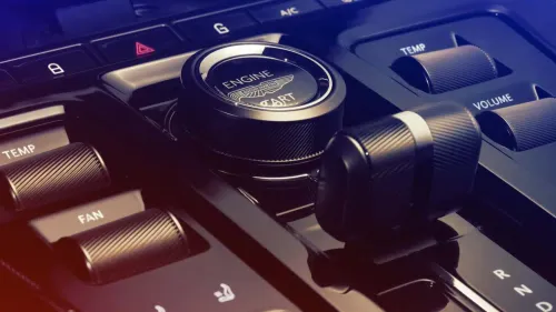 2025 aston martin dbx707