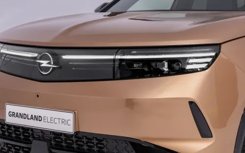 opel grandland 2024 fari anteriori